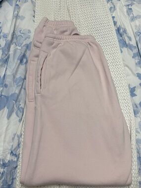 skims light pink sweatpants